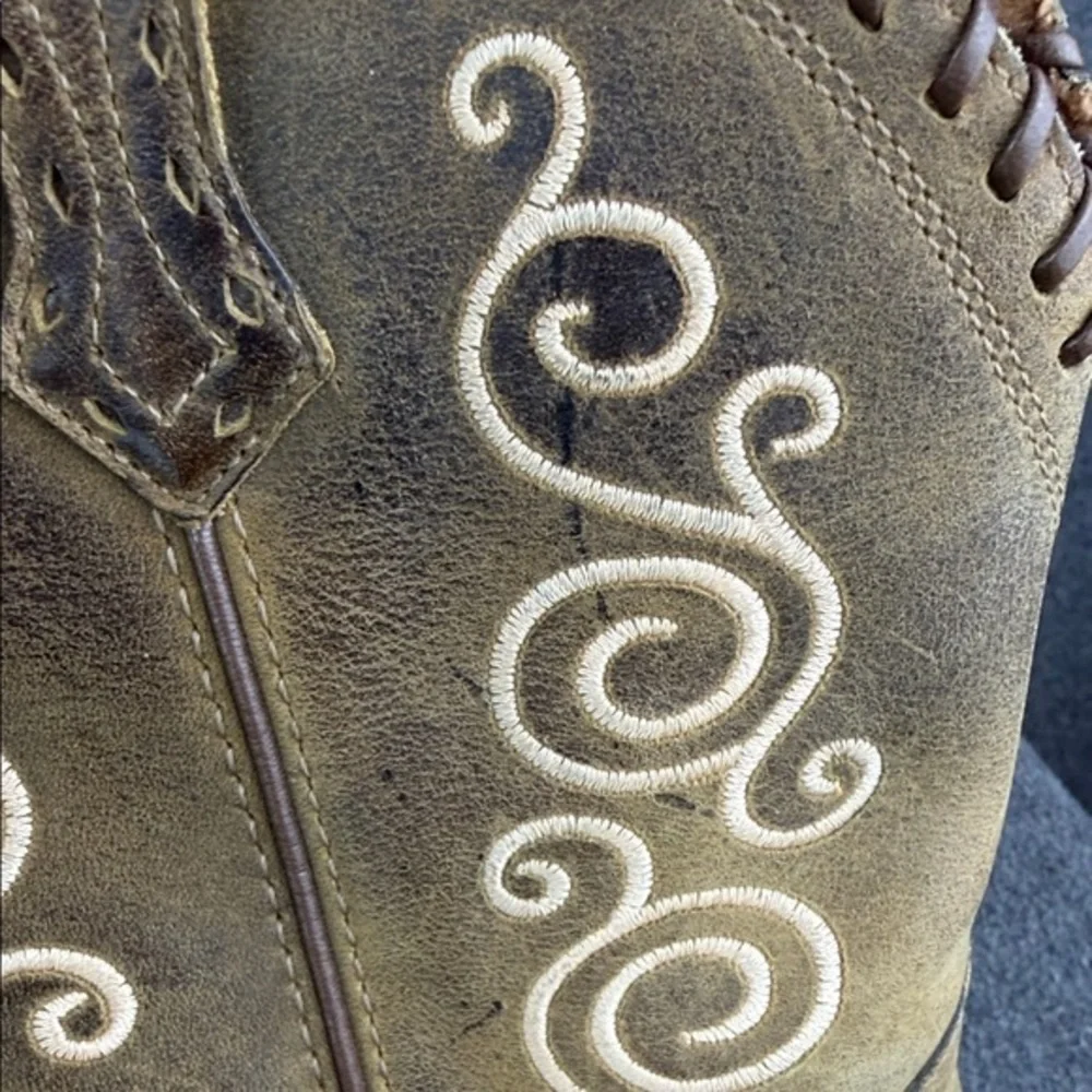 Ariat Snipped Toe Brown Western Cowboy Boots with Embroidery Size 4‎